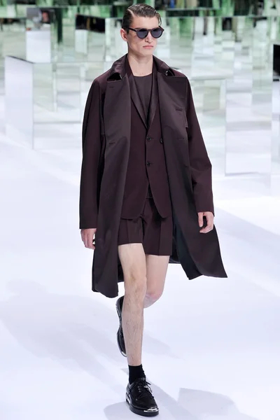 Look 12